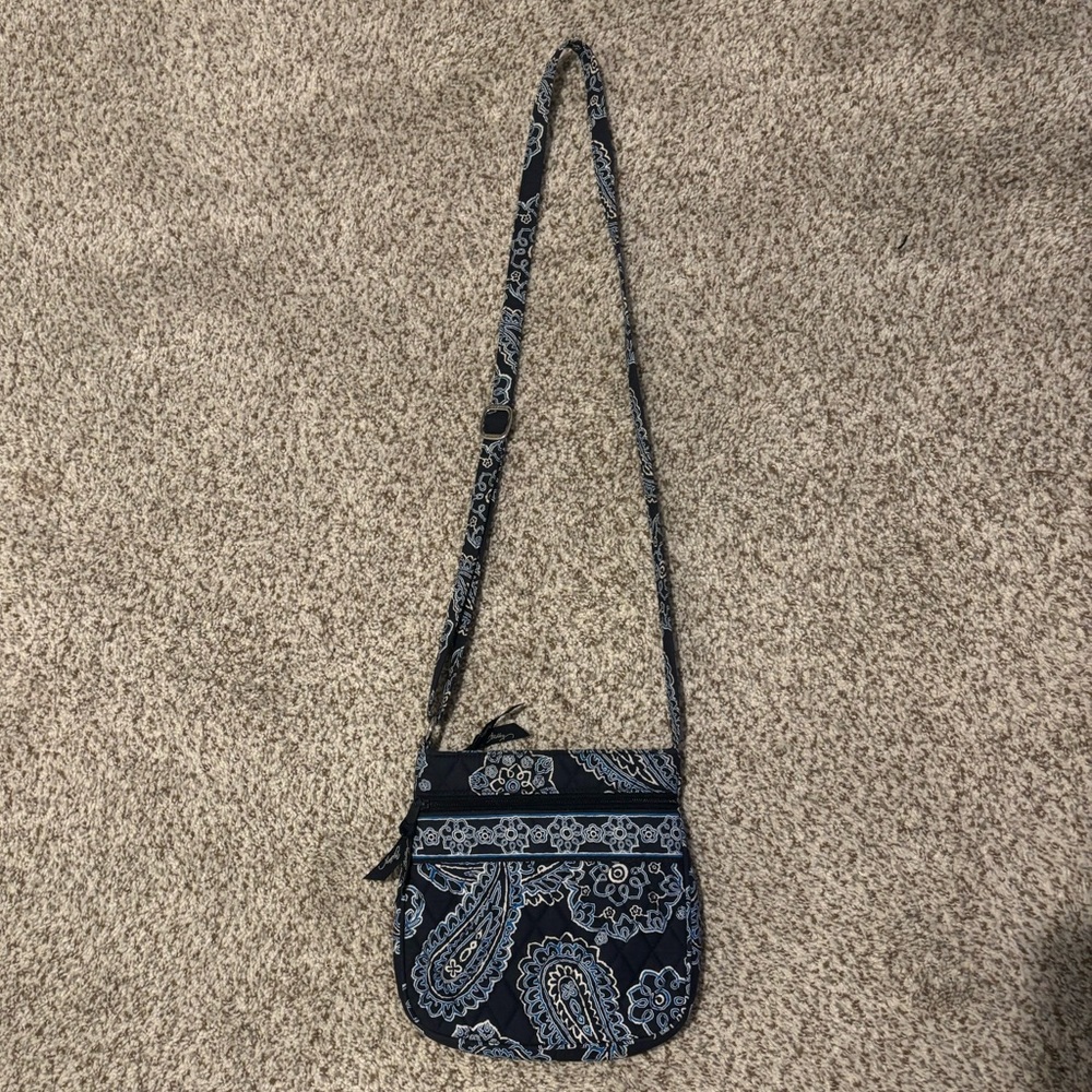 Very Bradley Triple Zip Hipster in Blue Bandana